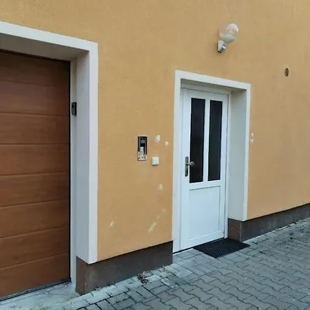 Stavebni 334, Plesna Smrcina